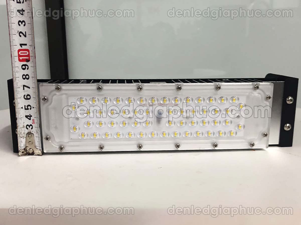Hình ảnh đèn led pha module 50w Hình ảnh đèn led pha module 50w