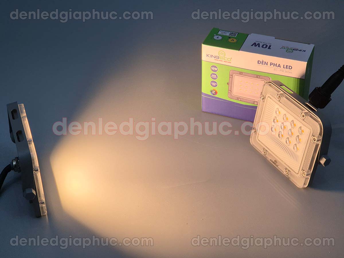 Hình ảnh đèn led pha sân bể cá 10w Hình ảnh đèn led pha sân bể cá 10w