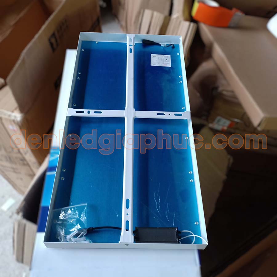 Hình ảnh đèn panel ốp trần 300x600