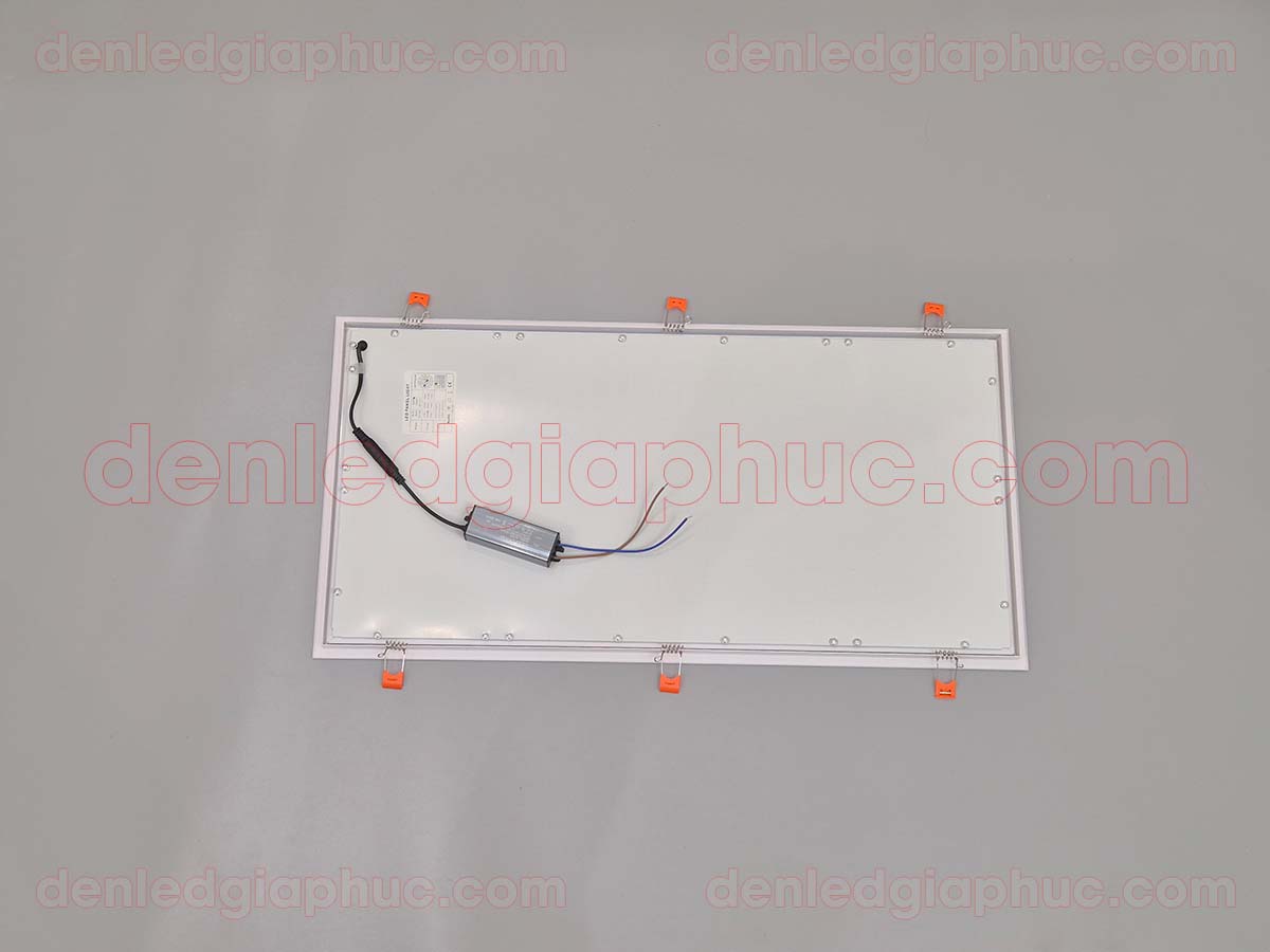 Hình ảnh đèn led âm trần 300x600