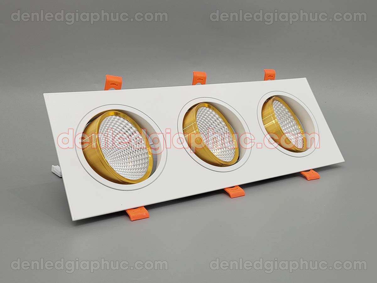 Hình ảnh đèn spotlight 3 bóng viền vàng Hình ảnh đèn spotlight 3 bóng viền vàng