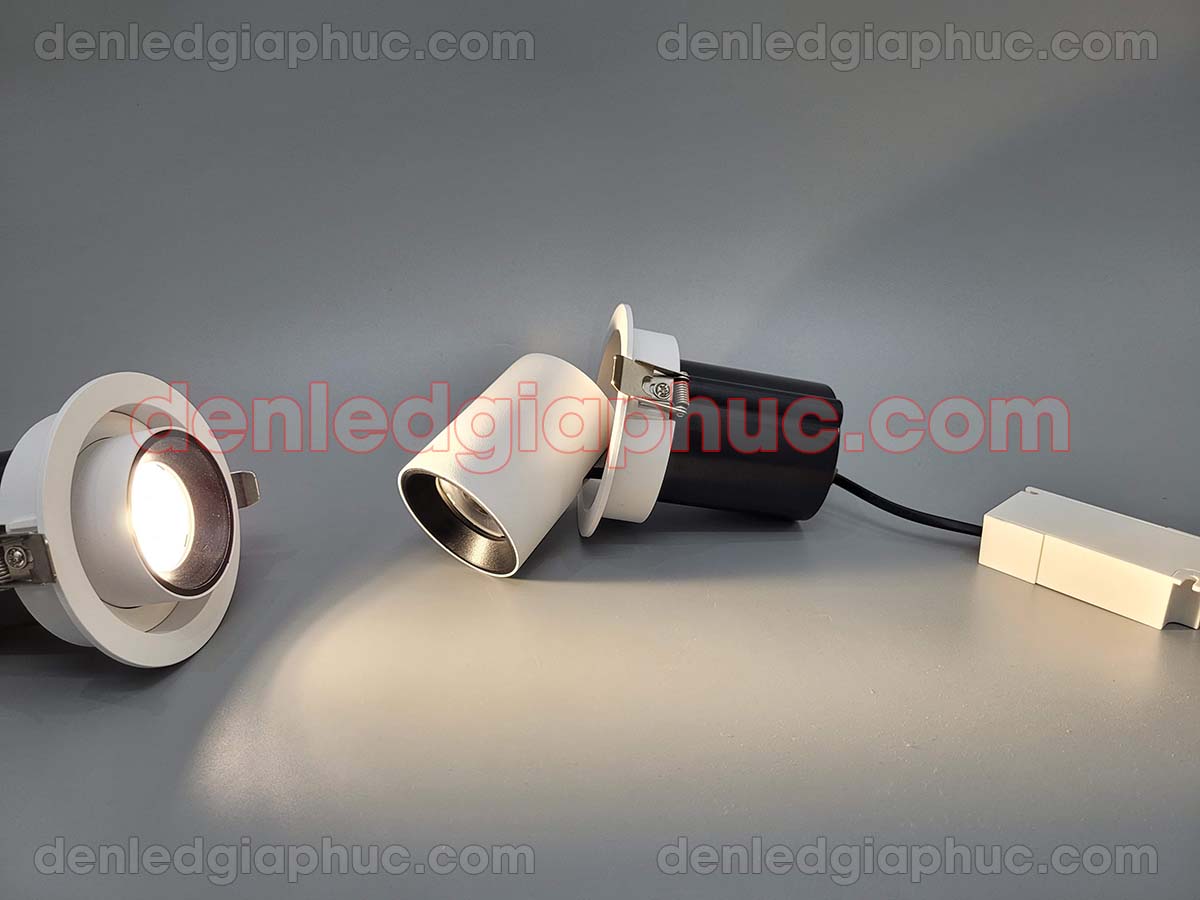 Hình ảnh đèn spotlight chiếu điểm xoay 360 độ
