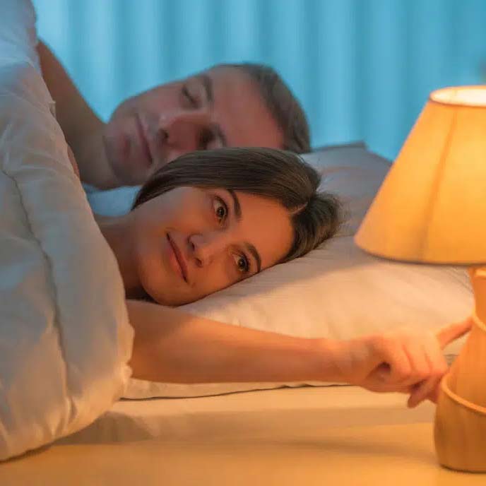 Tác động của việc sử dụng đèn LED ánh sáng xanh vào ban đêm